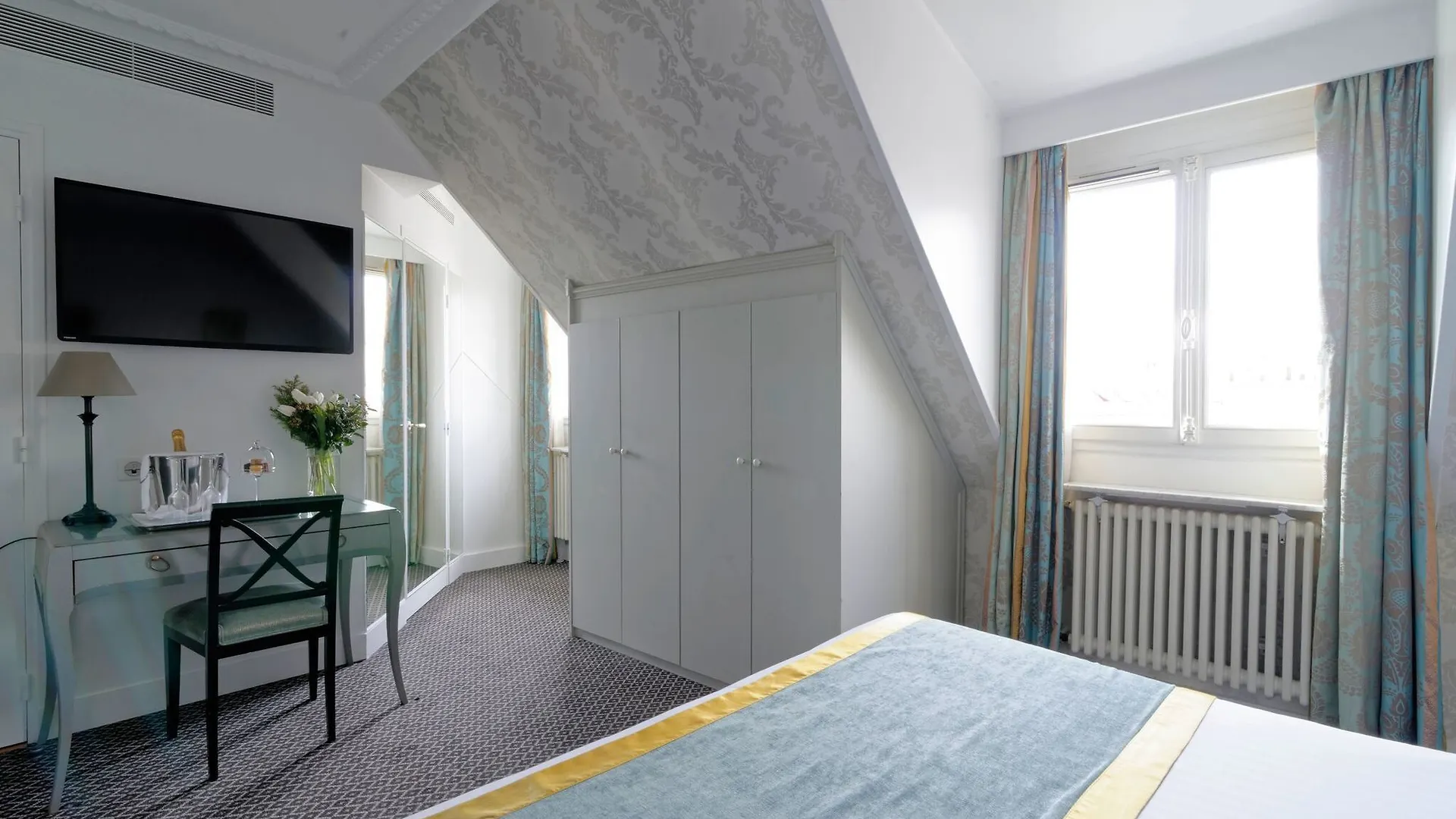 Bradford Elysees - Astotel Paris 4*,
